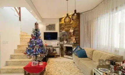 Casa em condomínio na zona sul, 3 quartos, suíte, lareira, churrasqueira, 2 vaga
