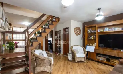 Casa em condomínio, 135m² privativos, 3 quartos, 2 vagas - Bairro Glória