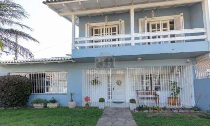 Casa para Venda - 256.5m², 3 dormitórios, sendo 1 suites, 2 vagas - Espirito San