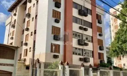 Excelente cobertura, 03 dorm com suite, churrasqueira, piscina e vista.