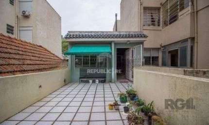 Casa sobrado no bairro Rio Branco de 4 dormitórios e vaga