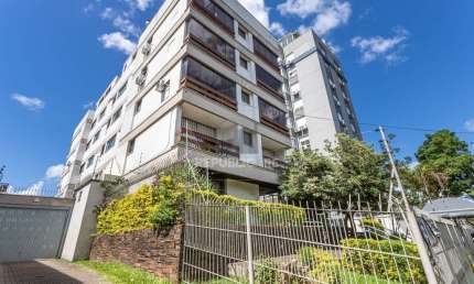 Cobertura no bairro Petrópolis de 3 dormitórios terraço e 2 vagas