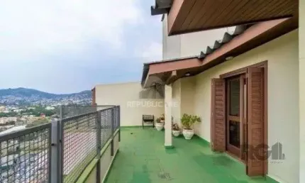 Cobertura no Jardim Botânico de 3 dormitórios e 2 vagas
