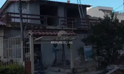 Casa com 3 quartos à venda na Rua Azevedo Sodré, 300, Passo da Areia, Porto Alegre