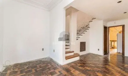 Casa para Venda - 240m², 3 dormitórios, sendo 1 suites, 3 vagas - Santana