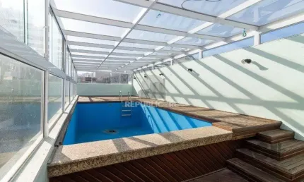Casa incrível com 444m² privativos, para uso misto, residencial ou comercial.