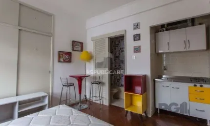 Excelente apto. jk com , banheiro montado, cozinha com armários, piso laminado,