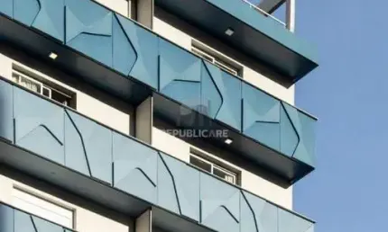 Studio localizado na rua duque de caxias, centro histórico de porto alegre, uma
