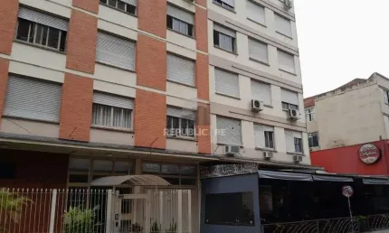Apartamento 2 quartos,desocupado,silencioso, na Rua Lima e Silva