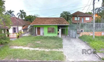 Casa com 161,25m², 3 dormitórios, 4 vagas no bairro Belém Novo