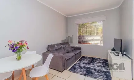 Casa com 99,73m², 2 dormitórios, 2 vagas no bairro floresta