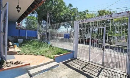 Casa com 3 quartos à venda na Rua Guilherme Alves, 1752, Partenon, Porto Alegre