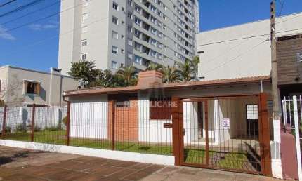 Casa 84m² - 2 dormitórios, 2 vagas no bairro Jardim Botânico