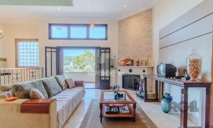 Linda casa de 04 dormitórios com vista livre no bairro teresópolis