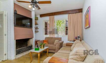 Casa 172m² - 3 dormitórios, 3 vagas no bairro Teresópolis