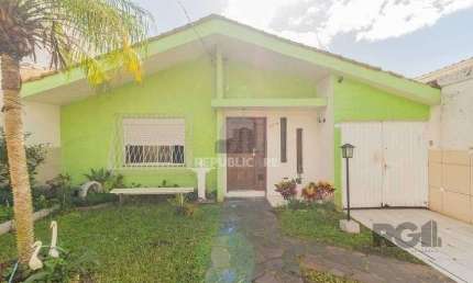 Excelente casa de 70m² com 3 dormitórios no bairro Sarandi.