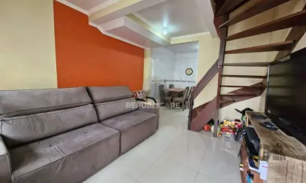 Sobrado a venda com 2 dormitórios e sótão, bairro Passo das Pedras Porto Alegre