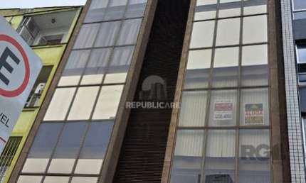 Sala comercial com 39,55 m² de área privativa. Localizado na Rua/Av. Felipe Cama