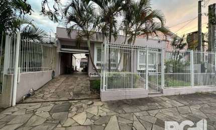 Casa 3 dormitórios à venda Morro Santana Porto Alegre/RS