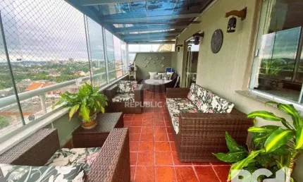 Cobertura de 2 dormitórios com terraço e vista panorâmica.