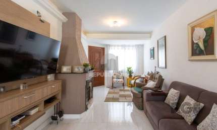 Casa com 3 dormitórios, sendo 1 suíte para venda  no bairro Hípica