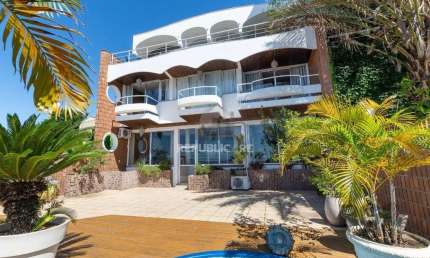 Casa 4 dormitórios à venda Vila Assunção Porto Alegre/RS