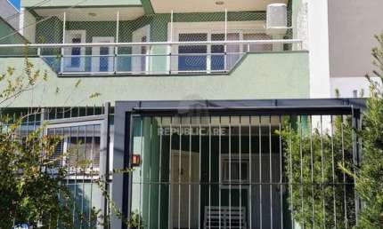 Casa com 3 quartos à venda na Rua Canísio Binsfeld, 341, Hípica, Porto Alegre