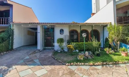 Casa com 3 quartos à venda na Rua Jaguari, 878, Cristal, Porto Alegre