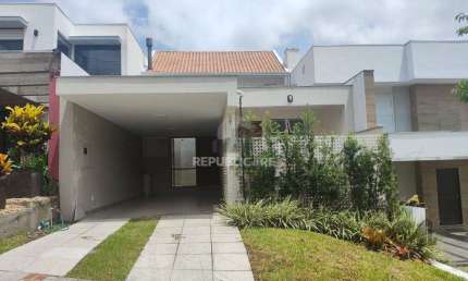 Casa em Condomínio fechado com 3 dormitórios no bairro Vila Nova em Porto Alegre