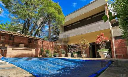 Casa 4 dormitórios à venda Petrópolis Porto Alegre/RS