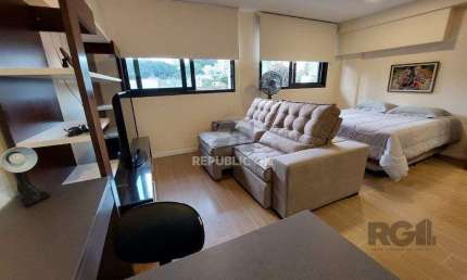 Apartamento stidio com 1 dormitório, 1 vaga de garagem no Bairro Auxiliadora.