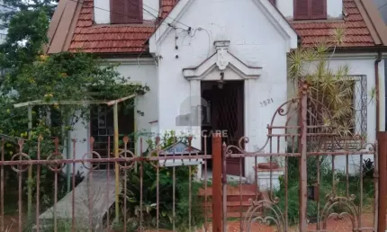 Casa de 4 dormitórios na Av. Teresópolis bairro Teresópolis