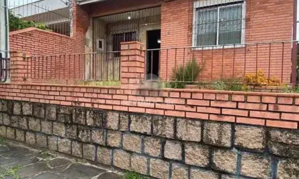 Casa 2 dormitórios à venda Passo da Areia Porto Alegre/RS