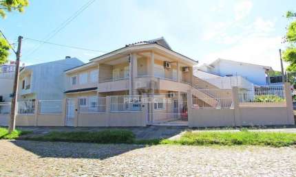 Casa térrea de 2 dormitórios e 3 vagas de garagem na Vila Ipiranga em Porto Aleg