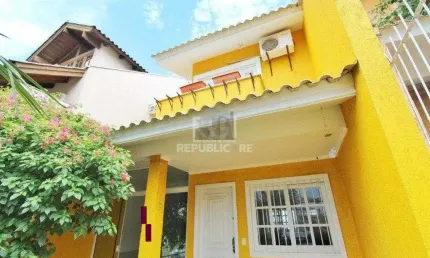 Sobrado a venda com 134,31m², Bairro Aberta dos Morros