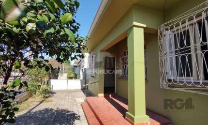 Casa com 4 quartos à venda na Rua Onze de Agosto, 184, São João, Porto Alegre