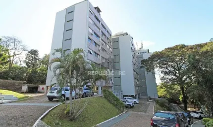 Cobertura de 03 dormitórios e 2 vagas no Bairro Teresópolis