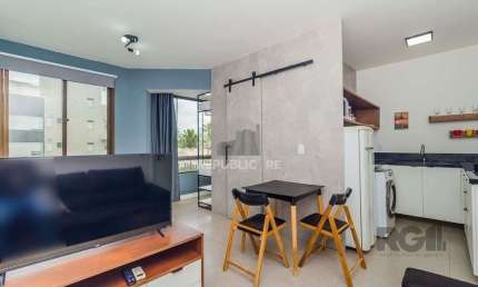 Excelente apartamento JK de 29m² na frente da Redenção.