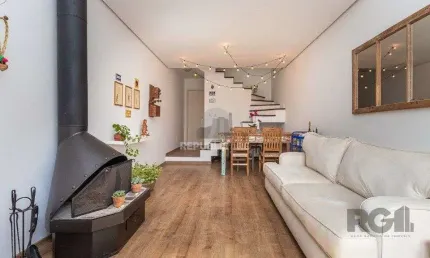 Casa em condomínio de 109m² - 3 dormitórios, 1 suíte e 1 vaga no bairro teresópo