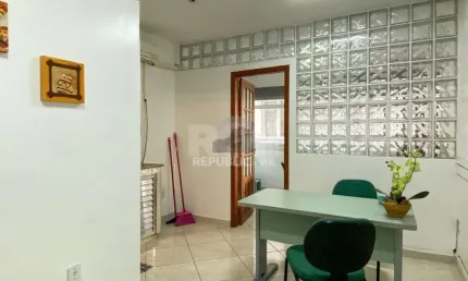 Sala comercial, de frente para a Rua Uruguai, no condomínio Aceguá