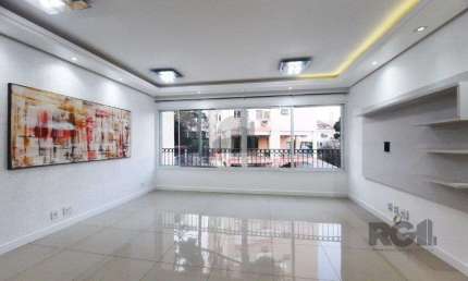 Vende-se apartamento impecável 2 quartos com suíte, 2 vagas cobertas, próximo da