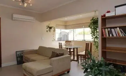 Vende-se apartamento 2 dorm c/ suite, living com sacada c/ churrasuqiera, vaga c