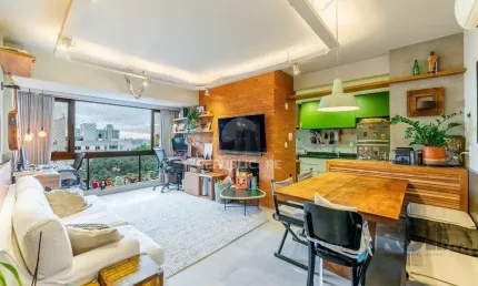 Apartamento de 2 dormitórios, com lareira e churrasqueira no bairro Petrópolis