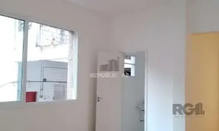 Raridade, apartamento 3 dormitórios,reformado, desocupado,no Centro