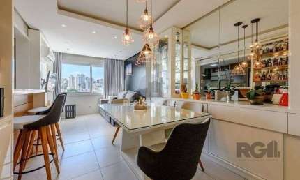 Apartamento 68 m² mobiliado, 2 dormitórios, sendo 1 suíte e 1 vaga.