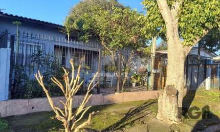 Casa 2 dormitórios, 1 suíte, vaga de garagem, Bairro Nova Cachoeirinha