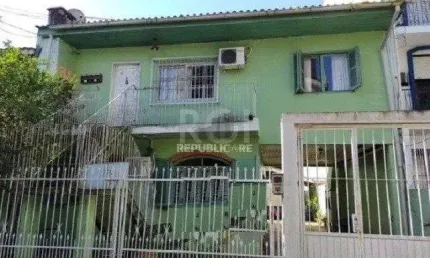 Casa com 4 quartos à venda na Avenida Montenegro, 215, Petrópolis, Porto Alegre