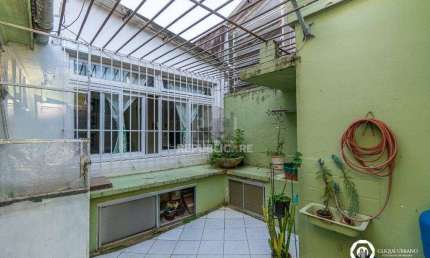 Casa com 3 quartos à venda na Rua João Abbott, 212, Petrópolis, Porto Alegre