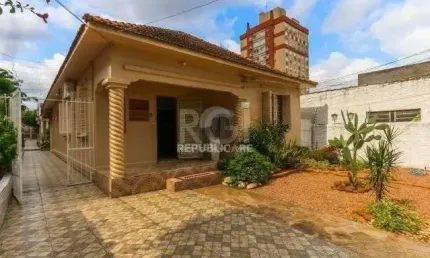 Casa para Venda - 160m², 3 dormitórios, 3 vagas - Partenon