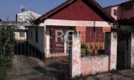 Casa para Venda - 350m², 3 dormitórios, 4 vagas - Camaquã